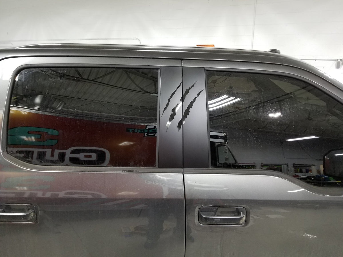 2017/2018 Gen 2 B-Pillar Overlay with Claw Rips Set